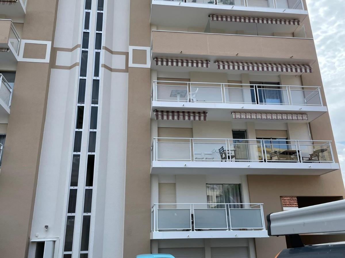 Studio En Centre Ville, Place De Parking Privee Arcachon Exterior photo